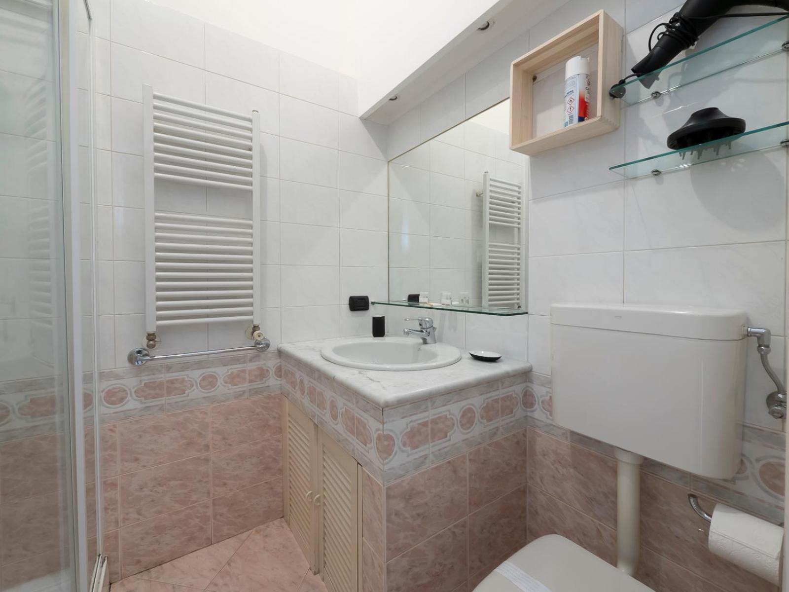 Xenia Apartments - Colorful Apartment In Fiera Area 밀라노 외부 사진