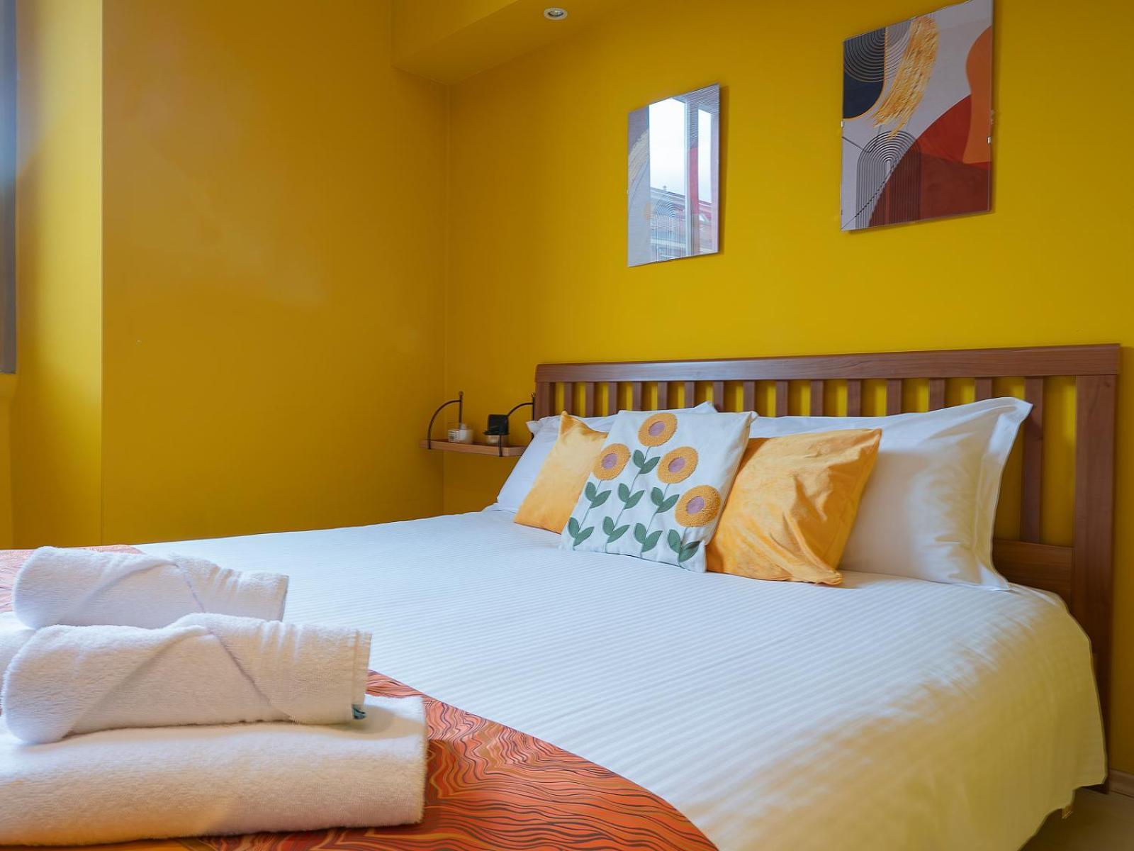 Xenia Apartments - Colorful Apartment In Fiera Area 밀라노 외부 사진